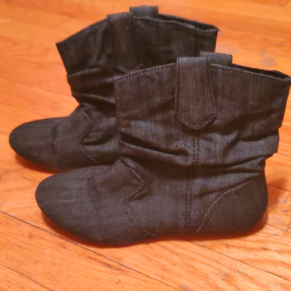 Steve Madden, size 8, denim ankle booties.